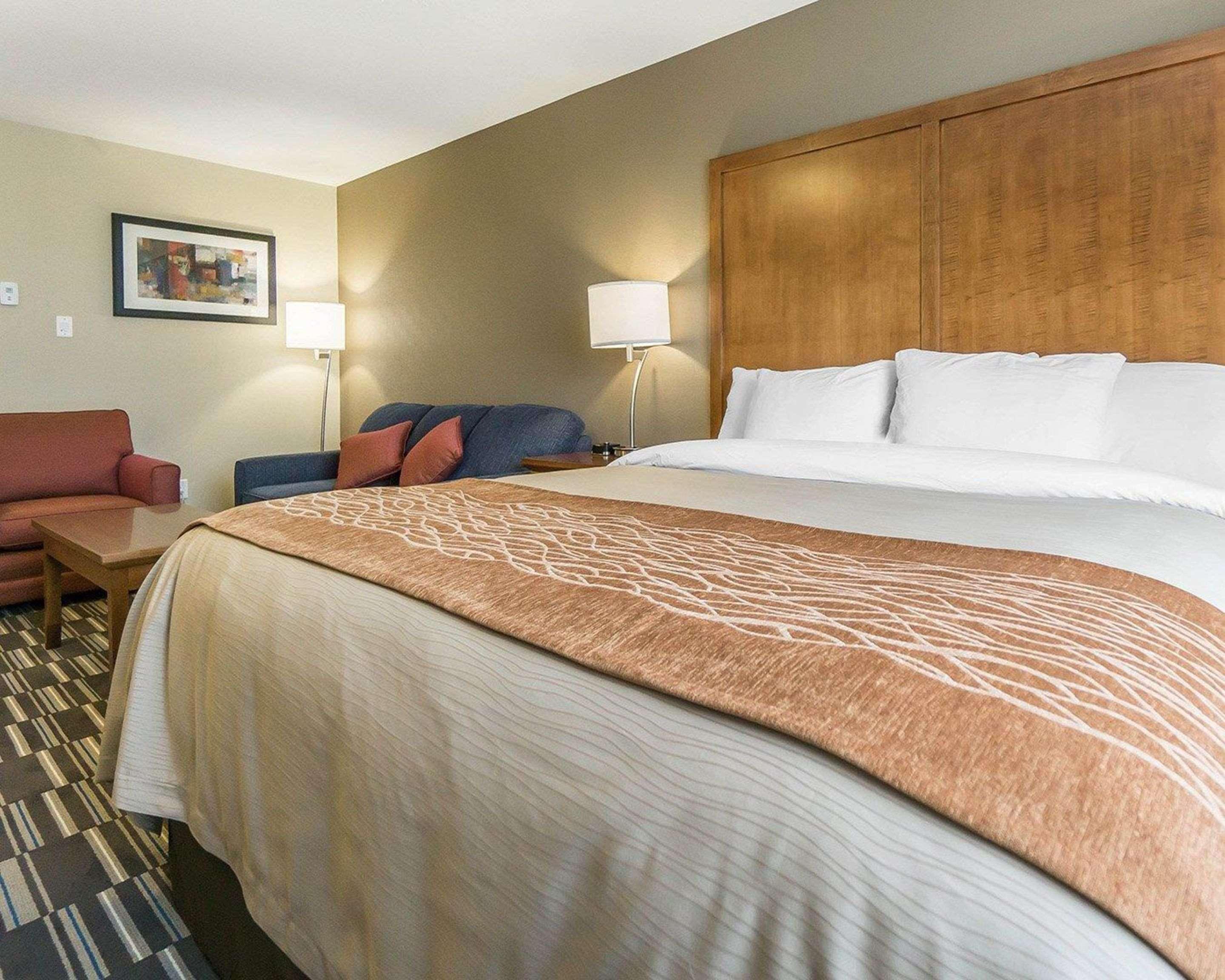 Comfort Inn & Suites Edmonton International Airport Ніску Екстер'єр фото
