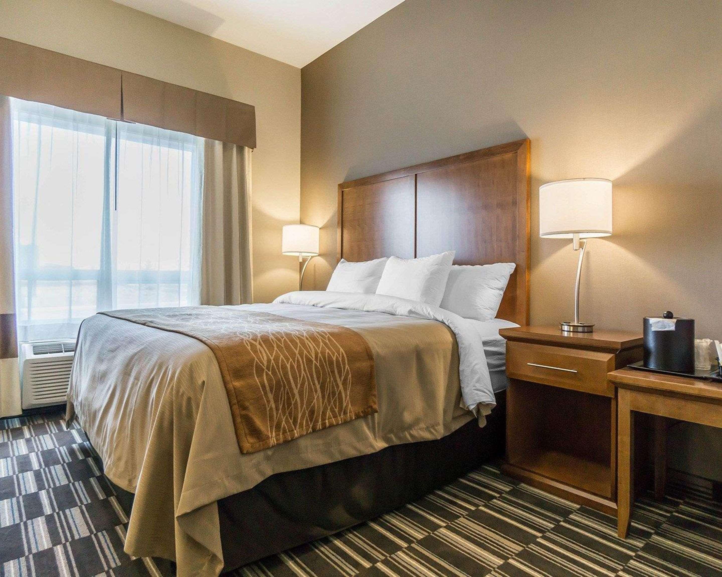 Comfort Inn & Suites Edmonton International Airport Ніску Екстер'єр фото