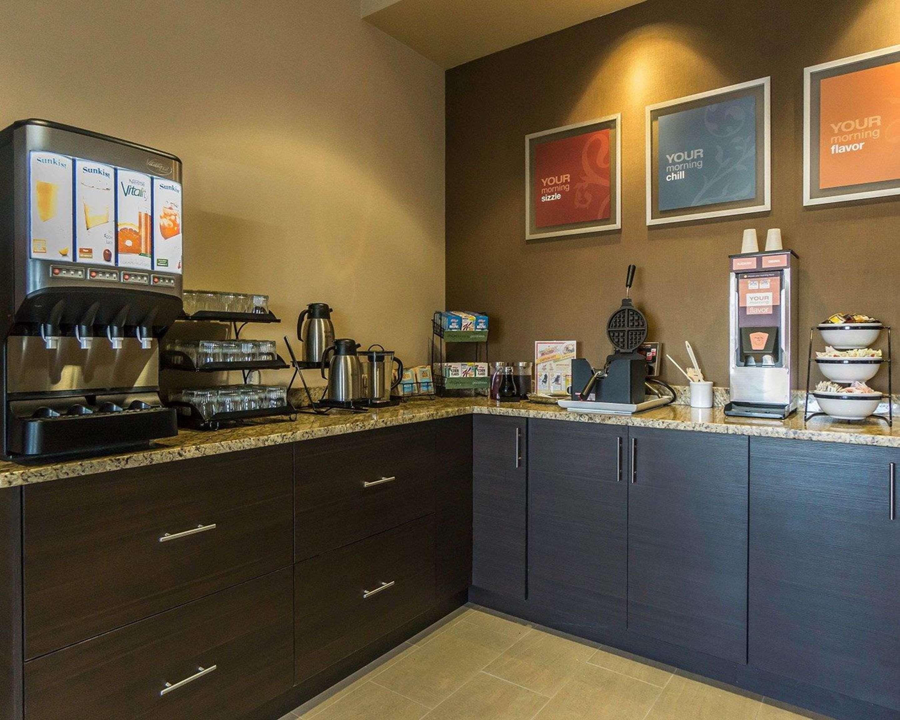Comfort Inn & Suites Edmonton International Airport Ніску Екстер'єр фото
