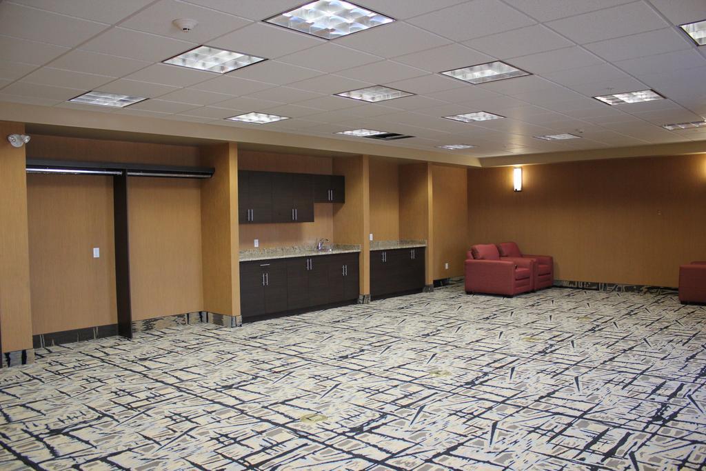 Comfort Inn & Suites Edmonton International Airport Ніску Екстер'єр фото