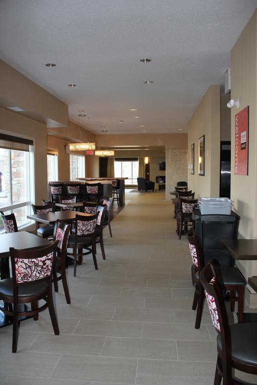 Comfort Inn & Suites Edmonton International Airport Ніску Екстер'єр фото