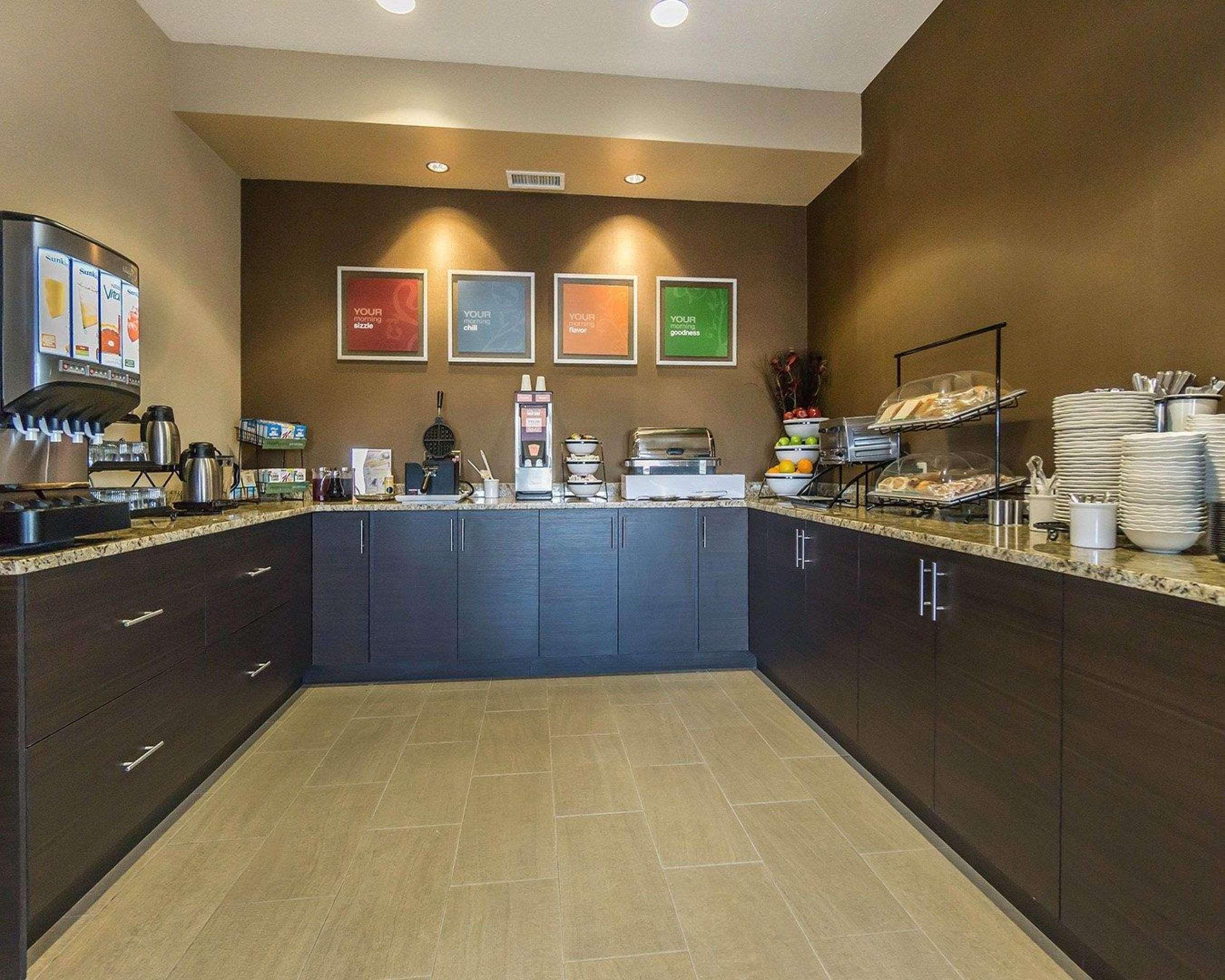 Comfort Inn & Suites Edmonton International Airport Ніску Екстер'єр фото