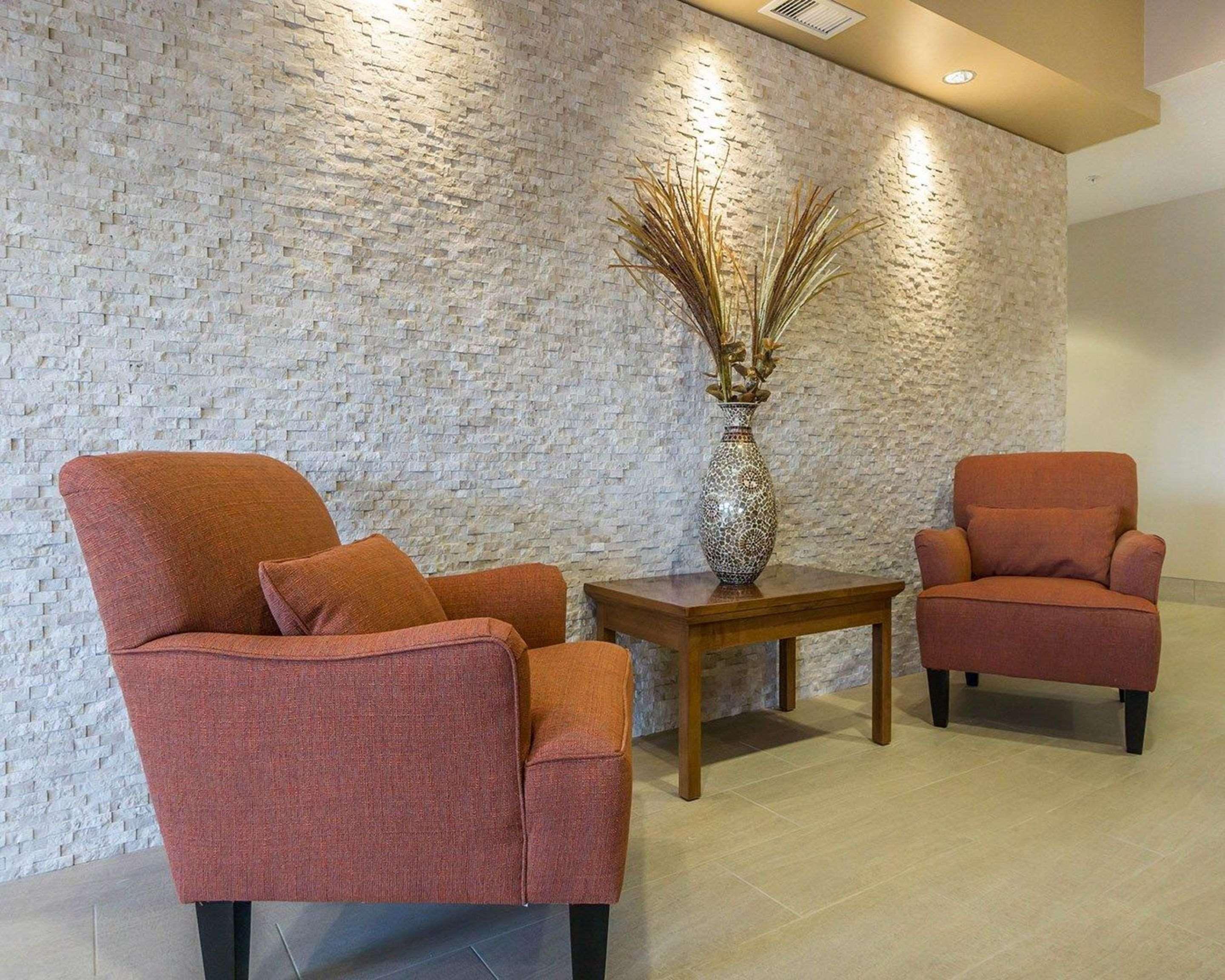 Comfort Inn & Suites Edmonton International Airport Ніску Екстер'єр фото