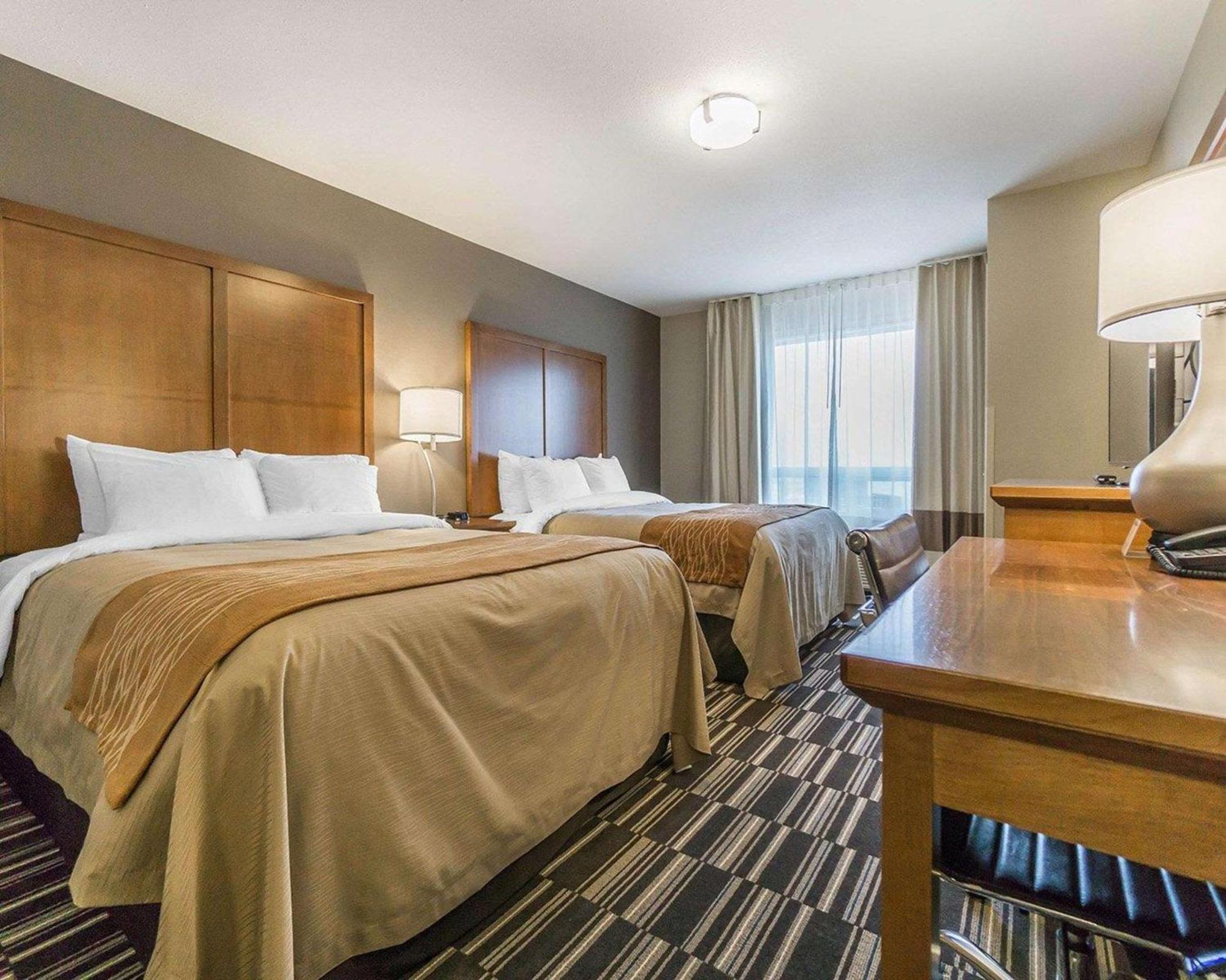 Comfort Inn & Suites Edmonton International Airport Ніску Екстер'єр фото
