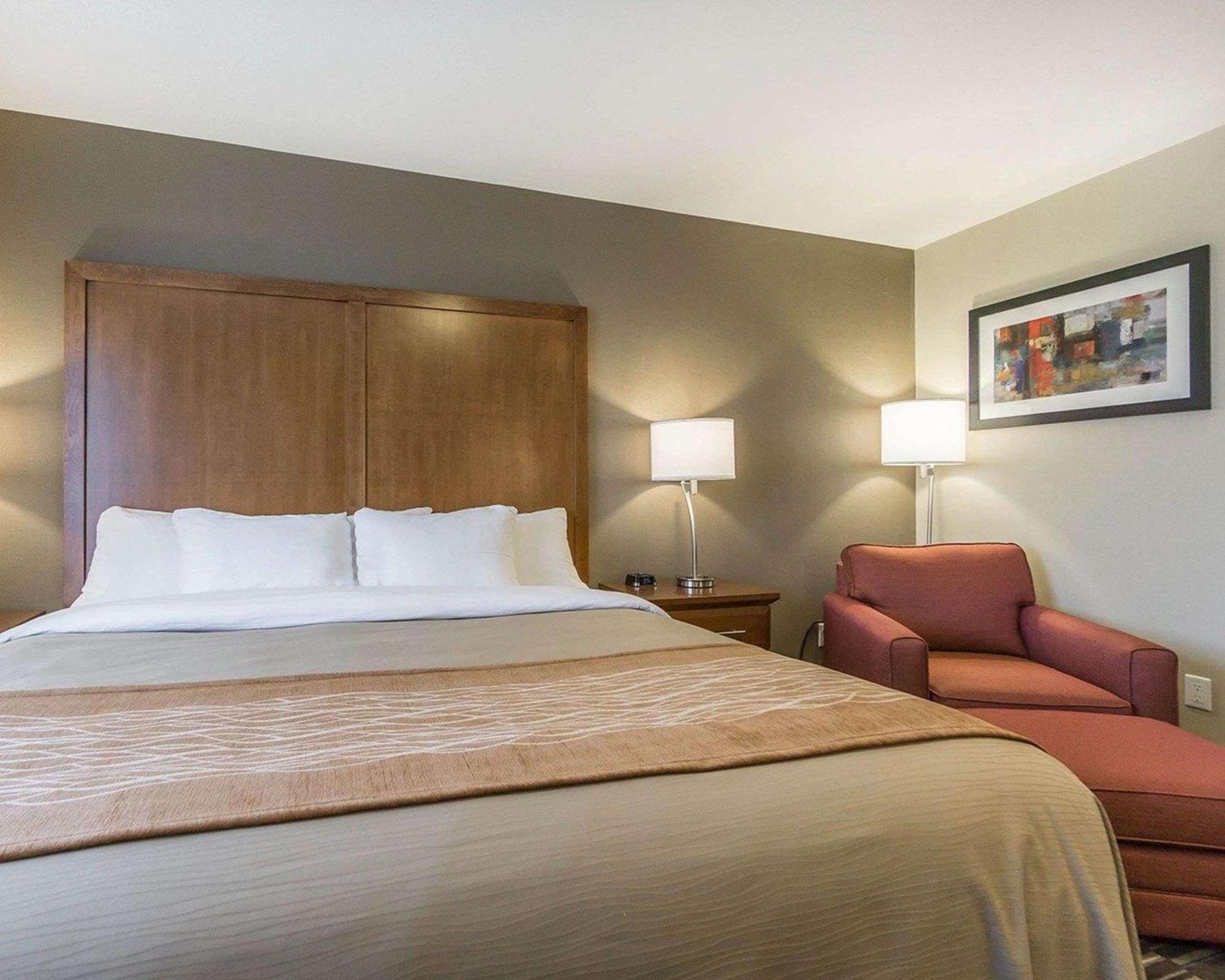 Comfort Inn & Suites Edmonton International Airport Ніску Екстер'єр фото
