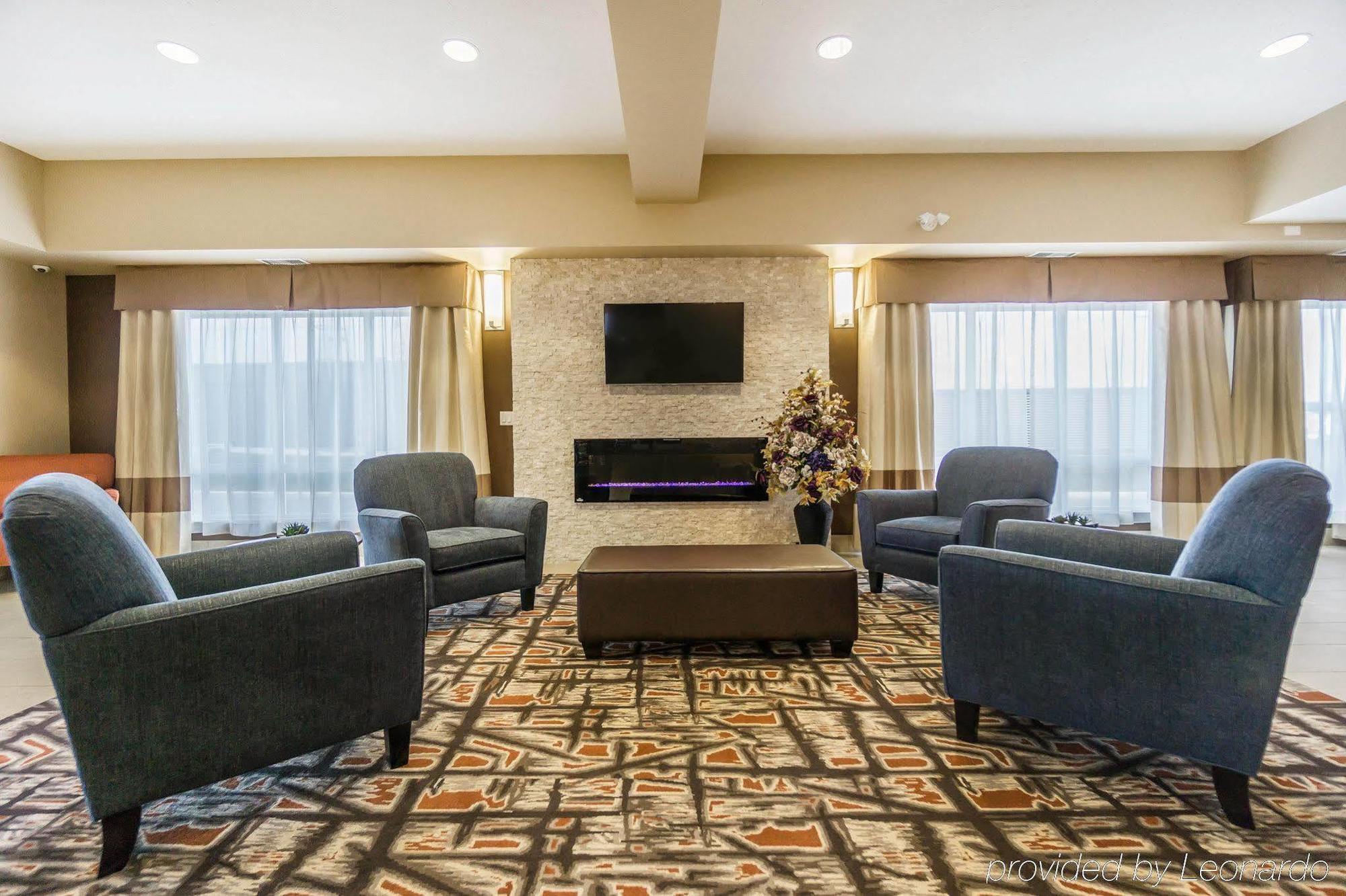 Comfort Inn & Suites Edmonton International Airport Ніску Екстер'єр фото