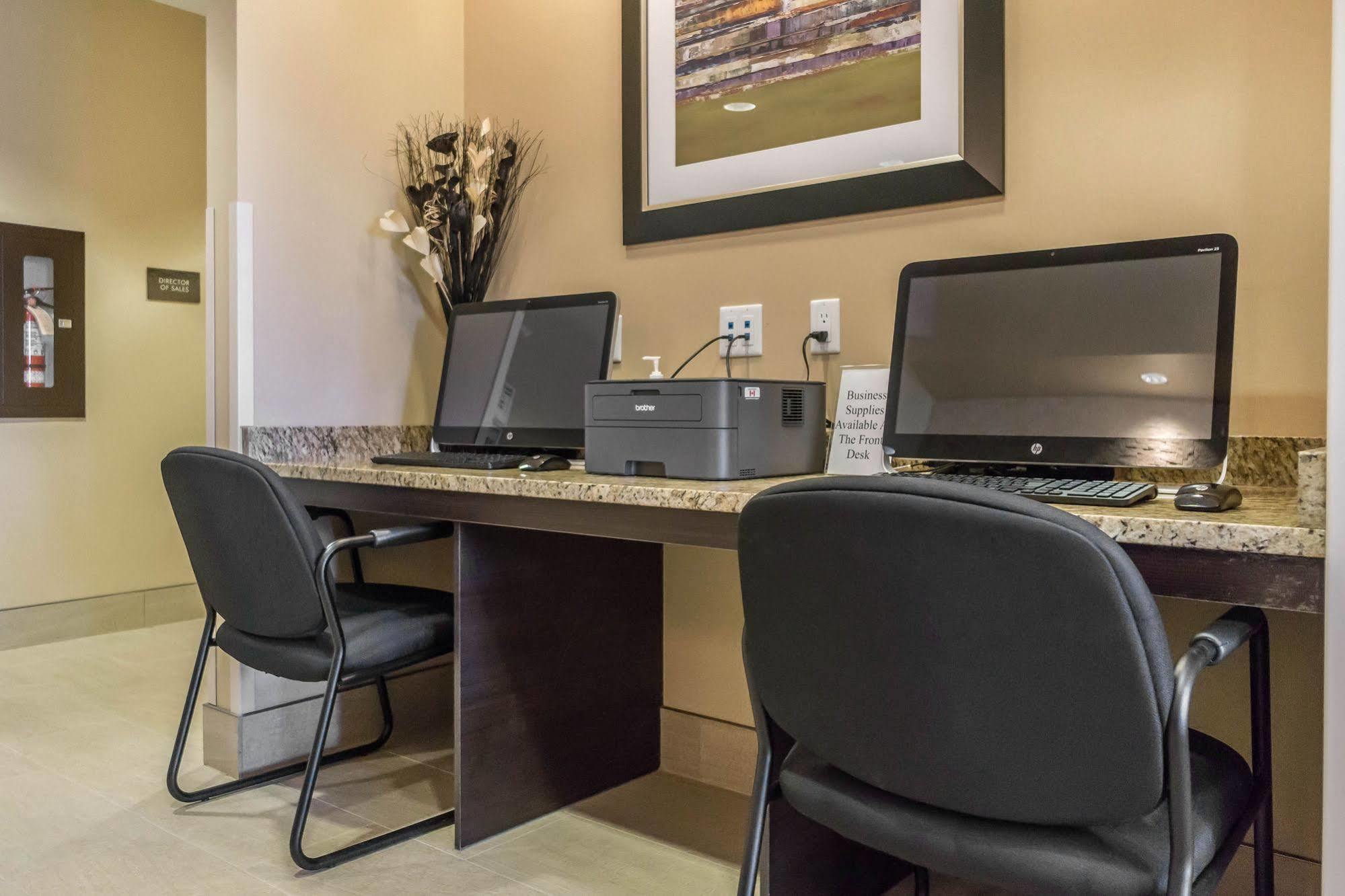 Comfort Inn & Suites Edmonton International Airport Ніску Екстер'єр фото