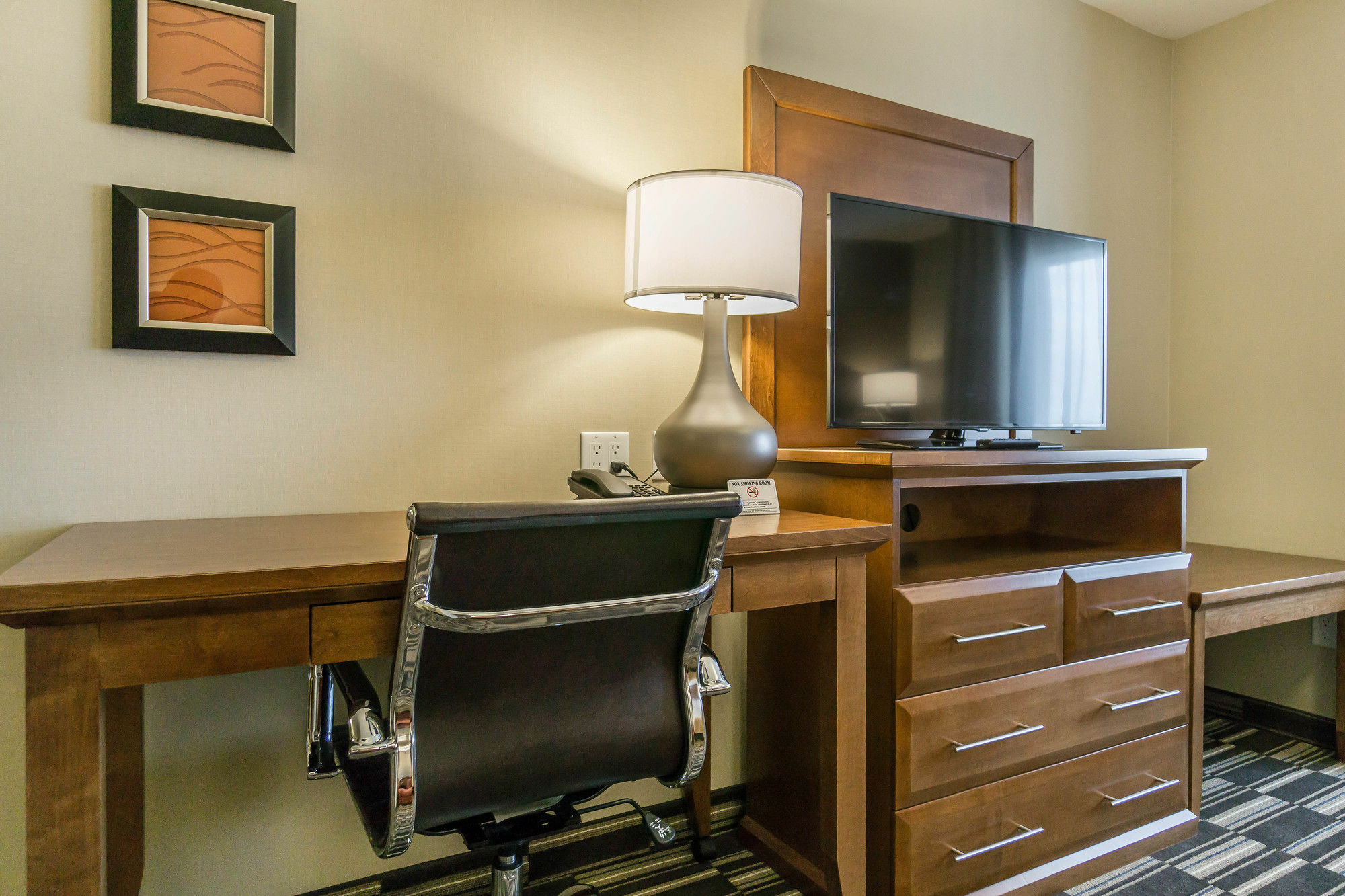 Comfort Inn & Suites Edmonton International Airport Ніску Екстер'єр фото